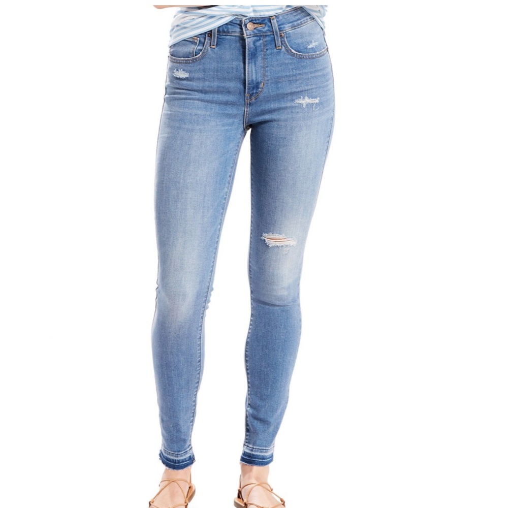 Levi’s 721 High Rise Skinny distressed jean